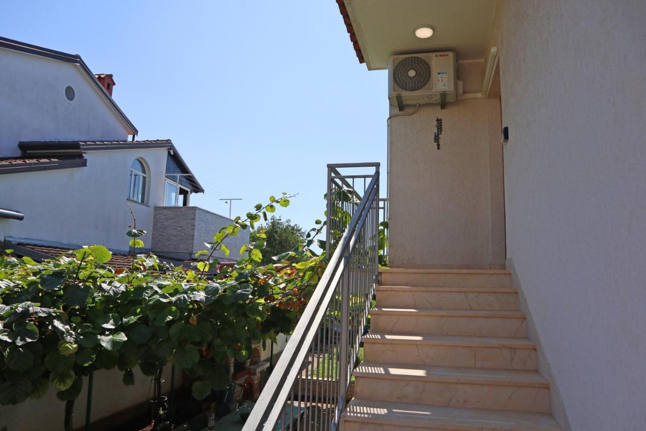 Apartman Slavko Apartment Tar-Vabriga Exterior photo